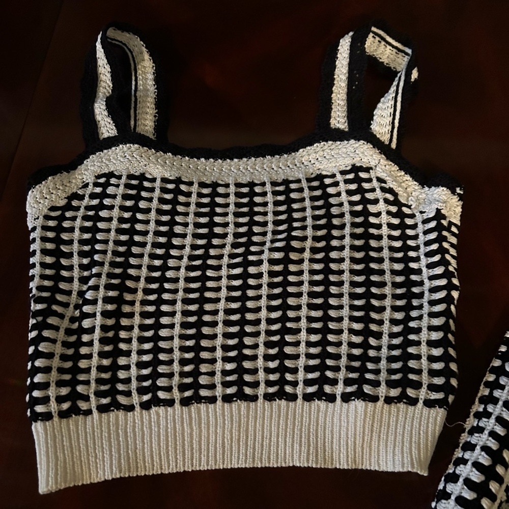 Cropped crochet tank